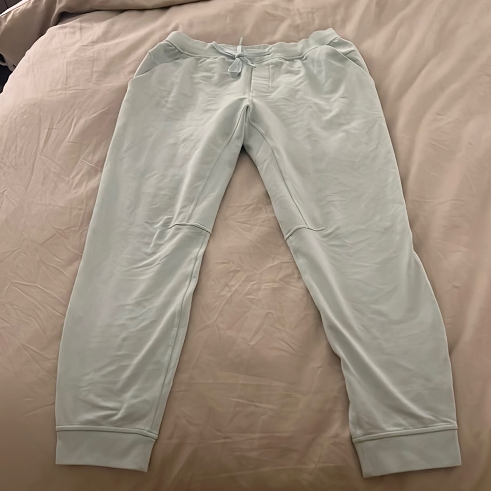 Men’s Lulu joggers